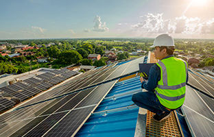 太陽光設置パネルから高圧受電設備まで一気通貫した工事が可能です